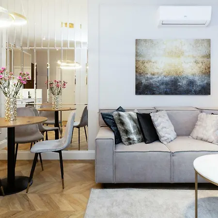 Mennica By Renters Prestige * Warsaw